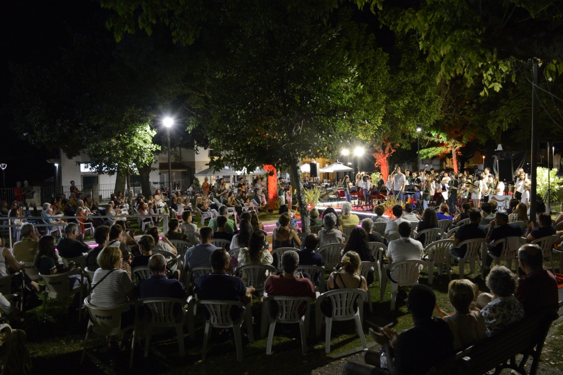 Concerto Música sem Fronteiras encheu de vida o Jardim Público 